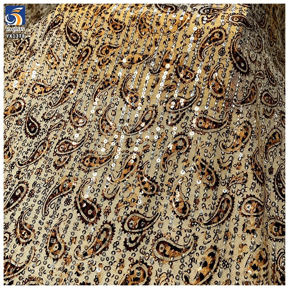 YX1378 150cm 200gsm 2026 New Paisley Printed Sequin Mesh Fabric 3mm Stretch Net Party Dress Sequins Fabric Textile - 图片 2