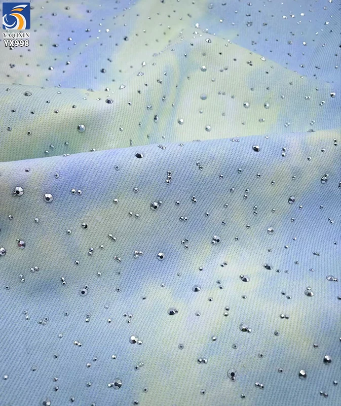 YX998 220g/m² Tie-dye Design Denim Fabric 70% Polyester 30% Cotton Denim Tie-dye Fabric With Diamonds for Women's Skirt - 图片 4