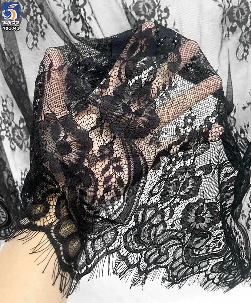YX1041 High-Quality Sheer Breathable Soft Black Lace Fabric Lightweight Polyester Embroidered Flower Eyelash Lace Fabrics - 图片 2