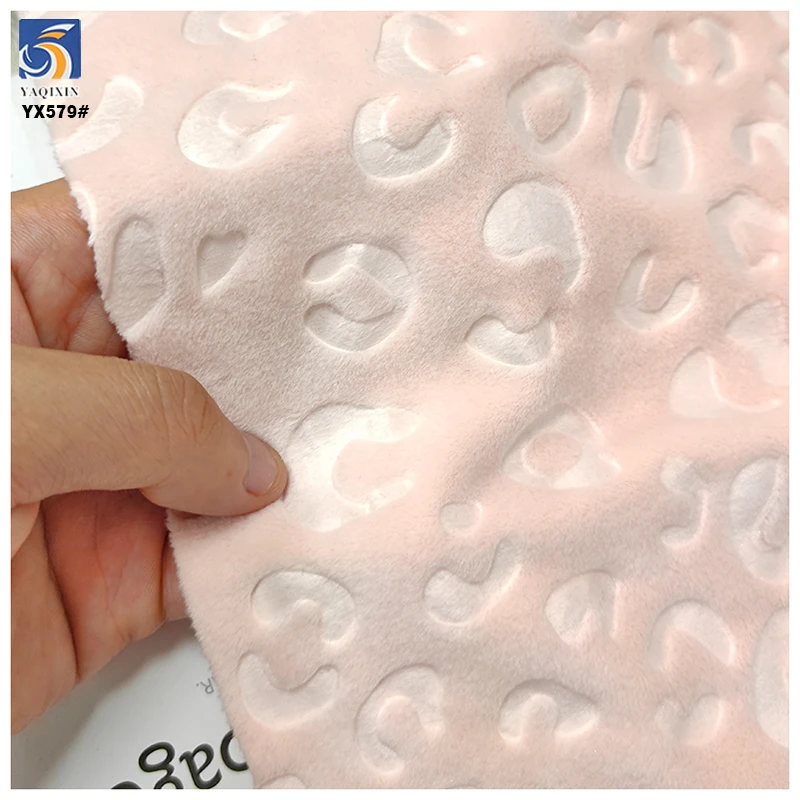 YX579 Hot-Selling Light Pink 3D Jacquard Embossed Velvet Leopard Fabric Leopard Velvet Stretch Fabric for Dress - 图片 4