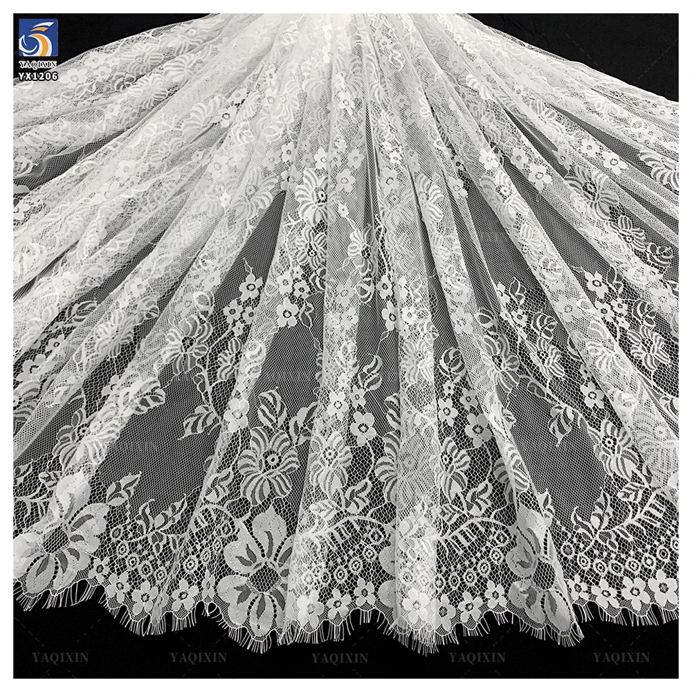 YX1206 Cheap and High Quality Latest Mesh Eyelash Lace Fabric Milky White Flower Embroidery German Wedding Dress Lace Fabric - 图片 3