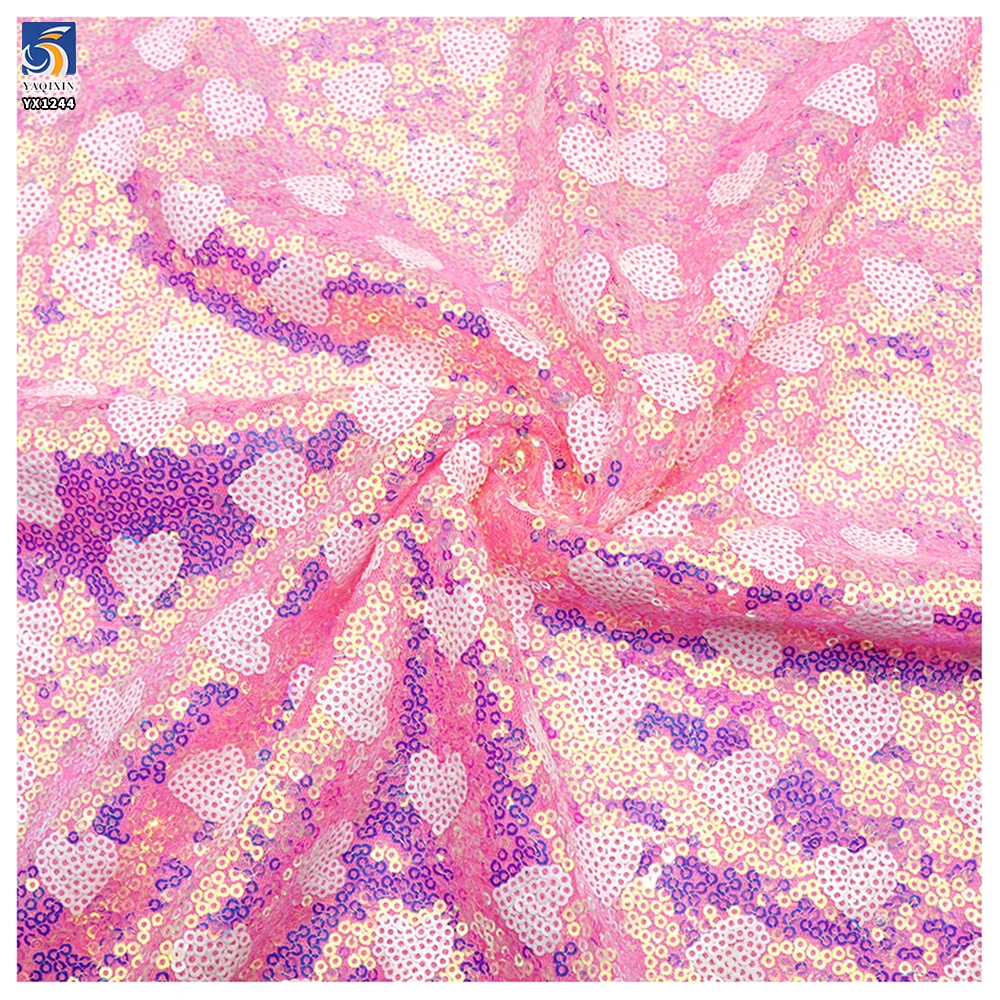 YX1244 New Arrival 3mm Holographic Sequin Embroidery Fabric for Women American Pink Valentine's Day Dreamy Heart Sequin Fabric - 图片 4