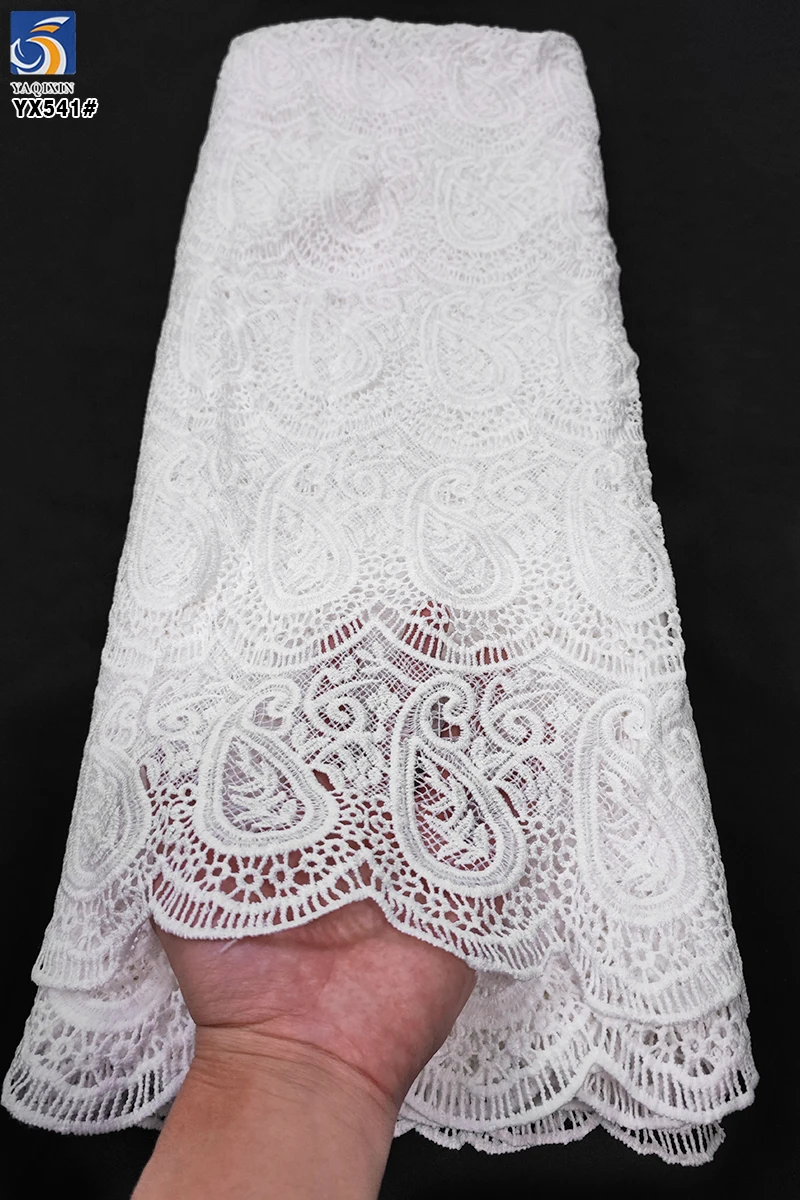 YX541 White Lace Polyester Embroidery Fabric Milk Silk Laser Embroidery White Fabric for Fashion Dresses - 图片 3