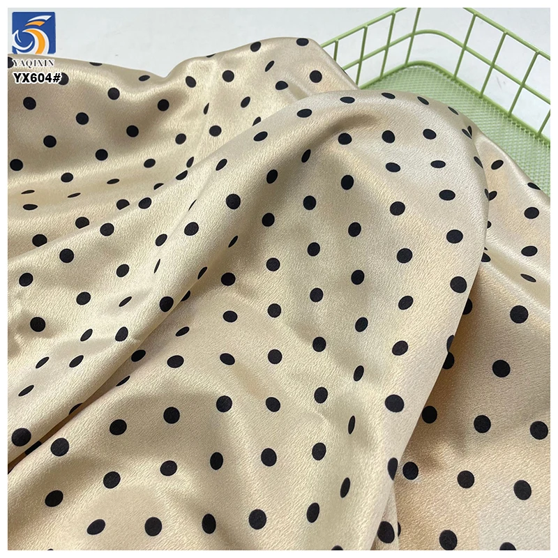YX604 Factory 170gsm Thickened Polka Dot Digital Print Satin Fabric for Dress Dot 0.8CM Small Black Dot Satin Fabric - 图片 3