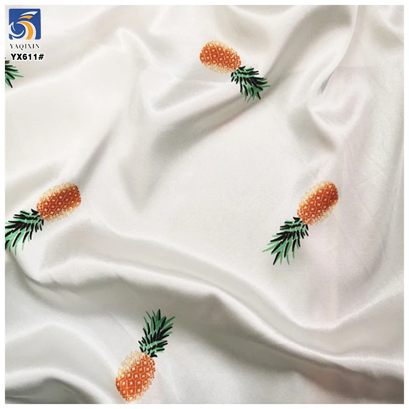 YX611 OEM Customized 100% Polyester Cartoon Fruit Strawberry Pineapple Digital Print Satin Fabric for Girls Dress - 图片 4