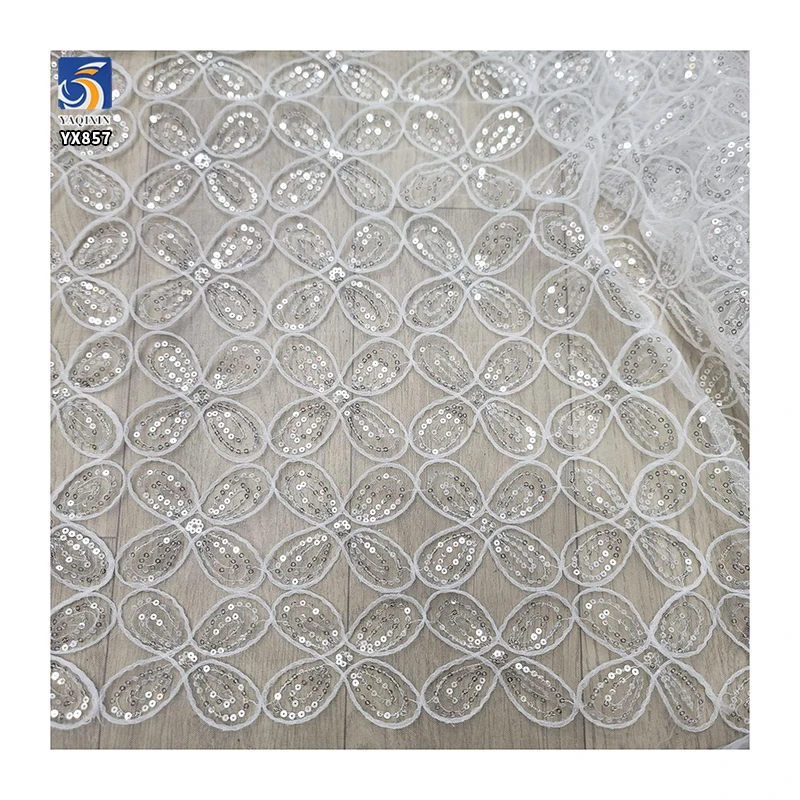 YX857 Lucky Four-Leaf New Design Polyester Embroidery Tulle With Silver and White Sequins for Women Dresses Sequin Fabrics - 图片 4