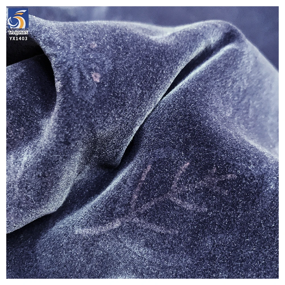 YX1403 2026 10oz High-Stretch Flock Denim Fabric OEM Custom Flocked Flower English Pattern Denim Fabric for Jackets - 图片 2