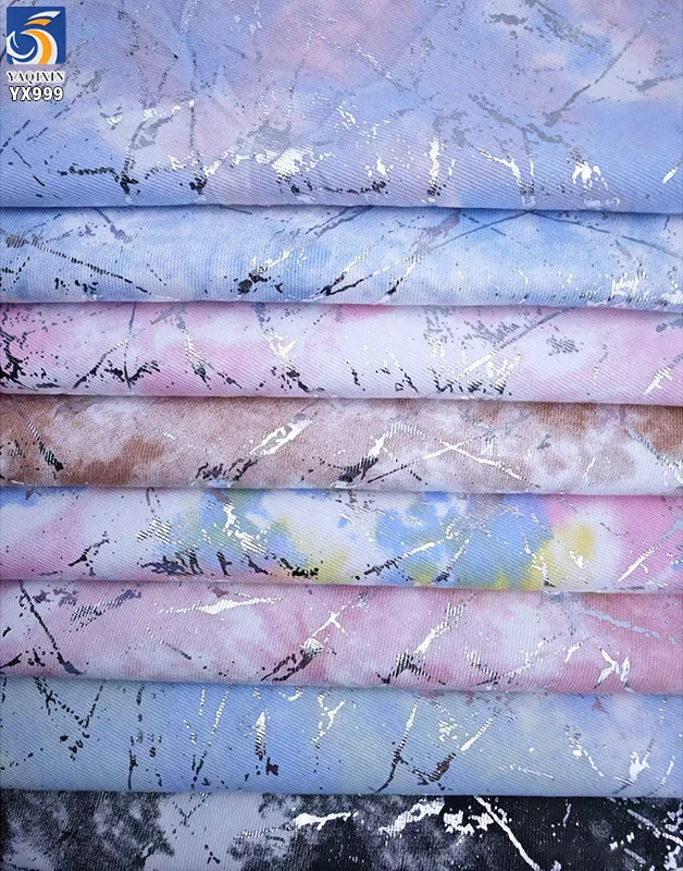 YX999 220g/m² Tie-Dyed Denim Fabric With Silver Foil Print and Splashed Film Patterns Foil Printed Denim Fabric for Skirt - 图片 4