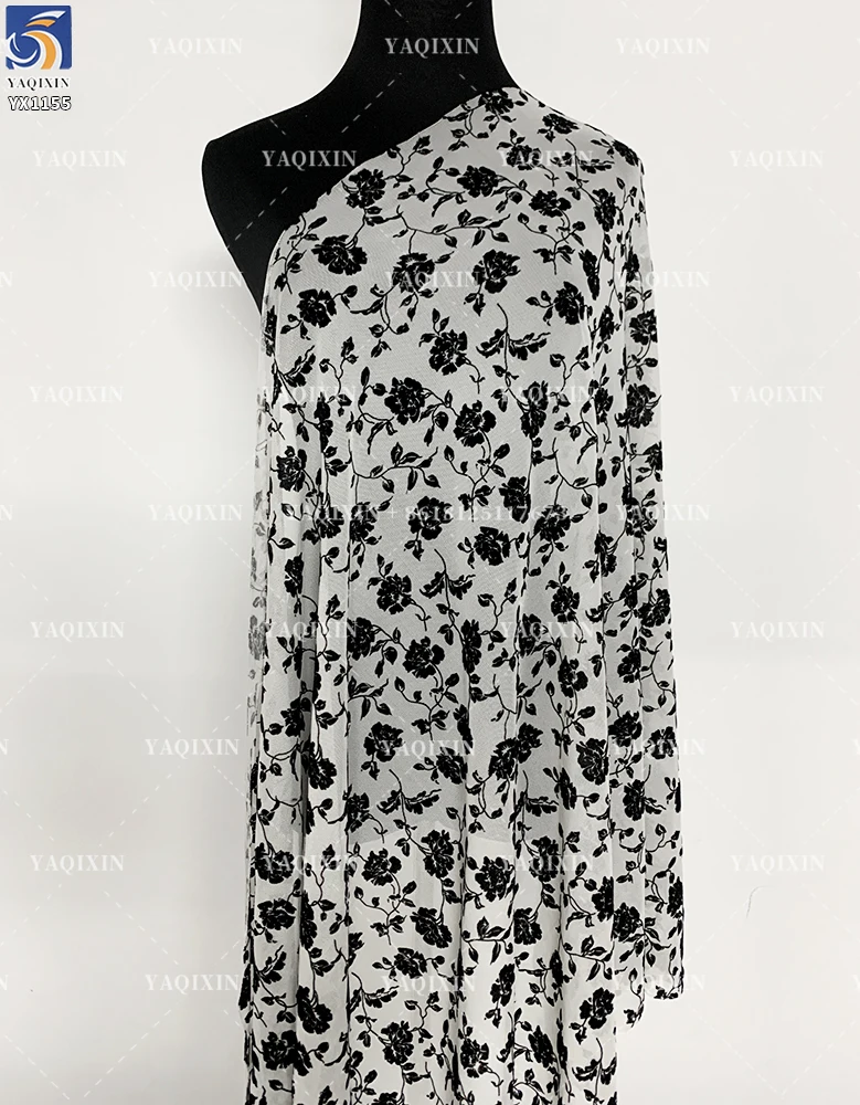 YX1155 2026 Popular Flocked Black Floral Mesh Fabric 4-Way Stretch Power Net Mesh Fabric With Black Floral Flock for Clothing - 图片 3