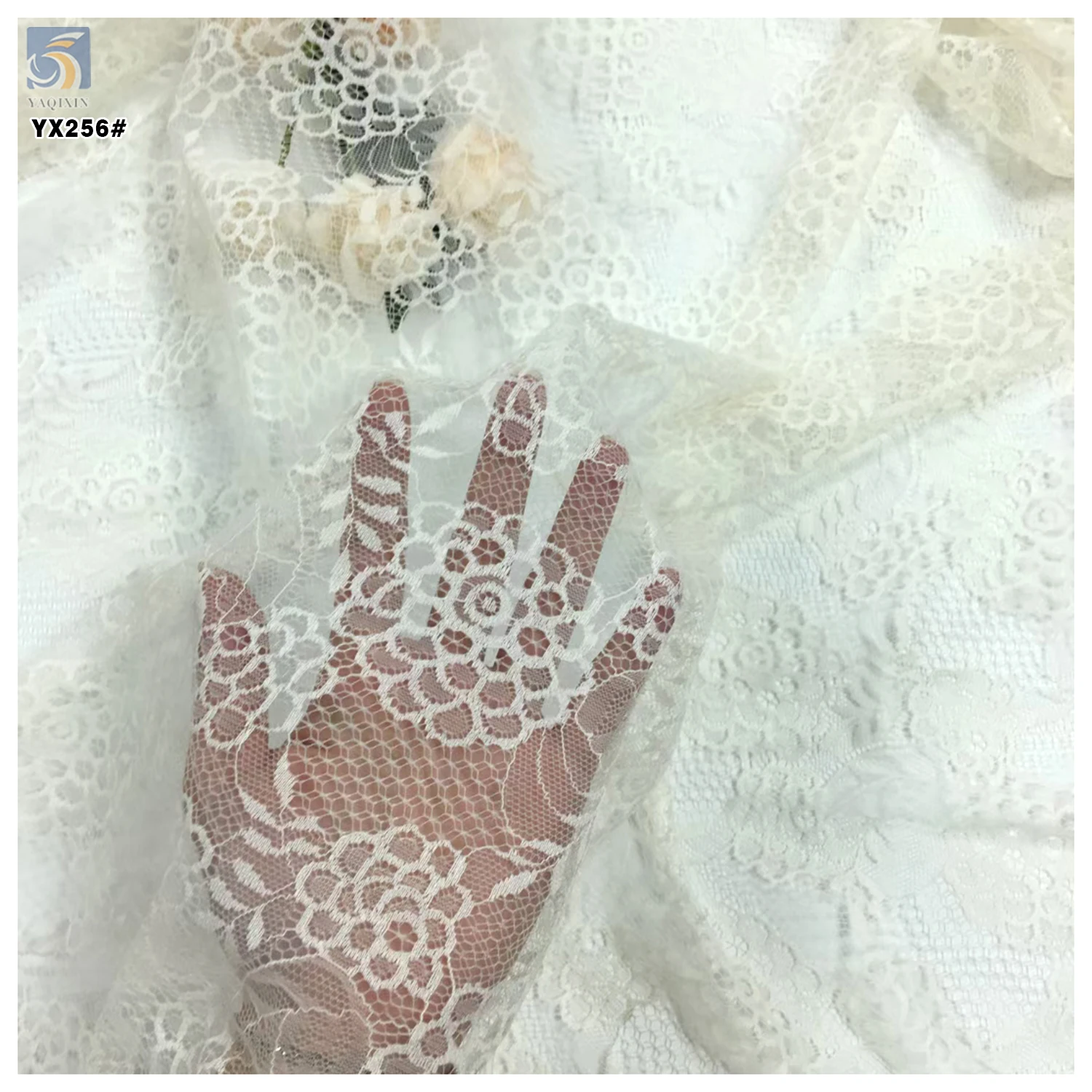 YX256 High Quality Black Flower Pattern Embroidered Chantilly Lace Fabric 100 Polyester Chantilly Lace Fabric - 图片 5