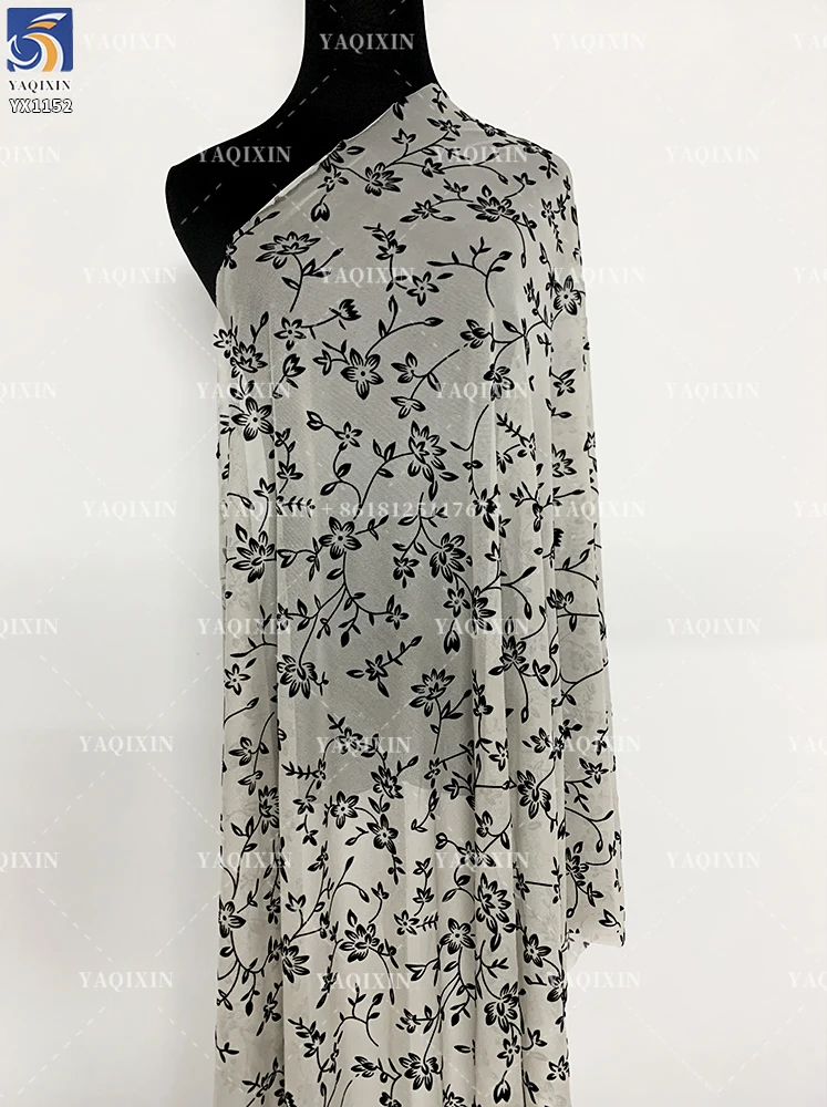 YX1152 New Fashion Style 2026 Floral Pattern Flocked Mesh Fabric Black Florals Four-Way Stretch Mesh Flocked Fabrics - 图片 3