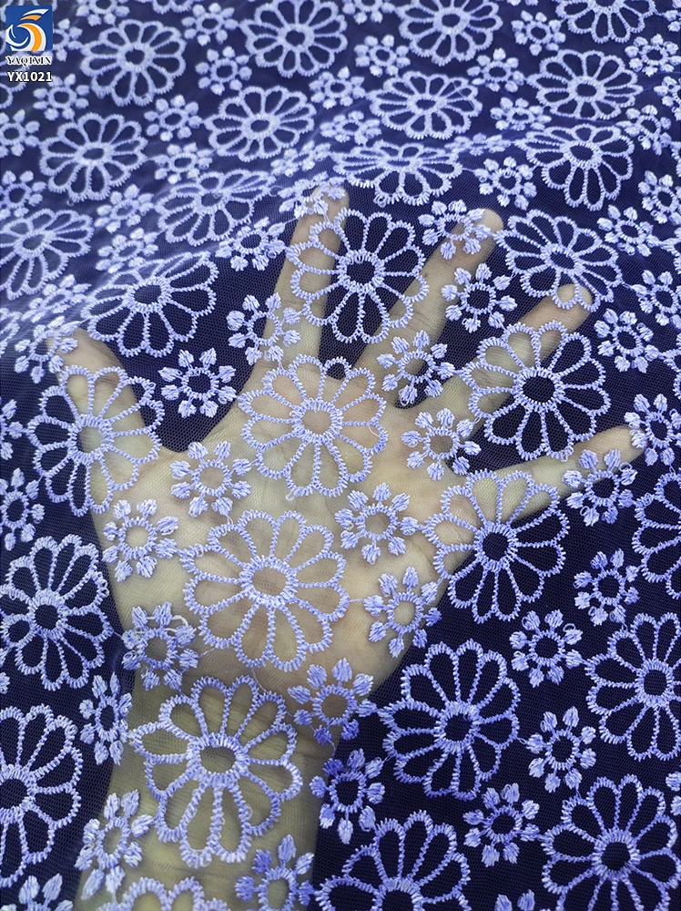 YX1021 New Technology Chrysanthemum Embroidery Tulle Fabric Knitted Poly Mesh Embroidered Fabric Textiles for Apparel - 图片 4