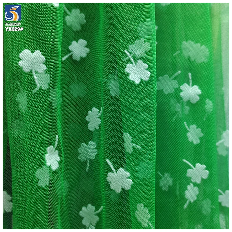 YX629Lucky Design Green Patricks Day Four-Leaf Clover Mesh Tulle Fabric Poly New Arrivals Arrival Flocking Mesh Fabric - 图片 4