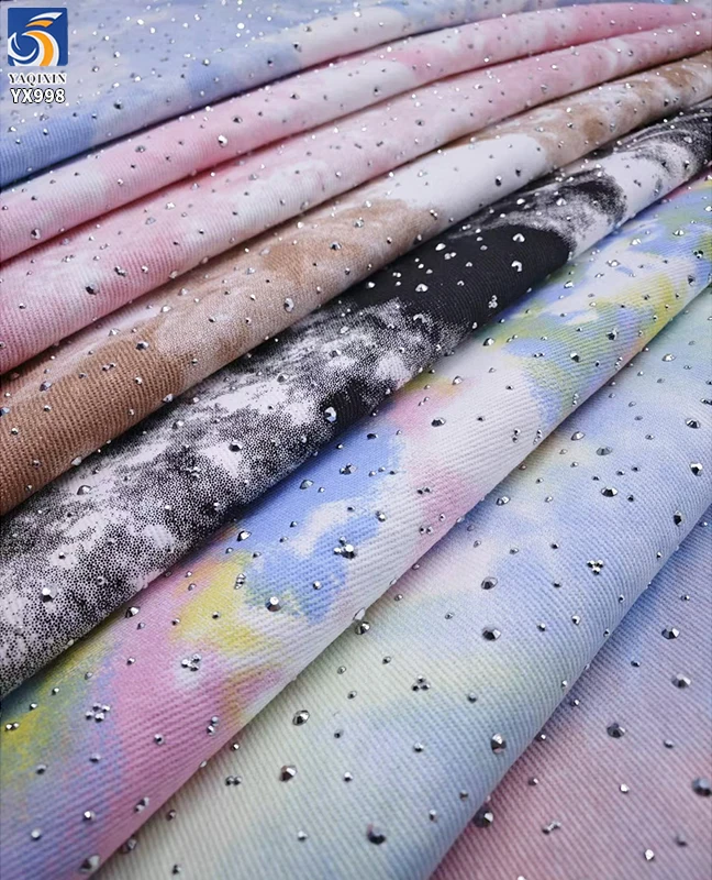 YX998 220g/m² Tie-dye Design Denim Fabric 70% Polyester 30% Cotton Denim Tie-dye Fabric With Diamonds for Women's Skirt - 图片 2