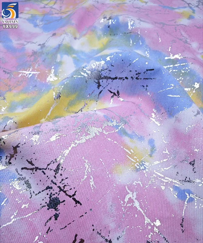 YX999 220g/m² Tie-Dyed Denim Fabric With Silver Foil Print and Splashed Film Patterns Foil Printed Denim Fabric for Skirt - 图片 3