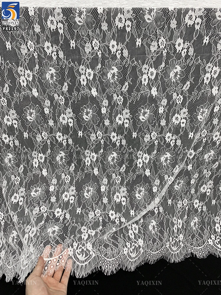 YX1197 Guangzhou Supplier High Quality Machine-Woven Eyelash Lace Fabric by 10 Pieces Jacquard Eyelash Lace Soltis Fabric White - 图片 5