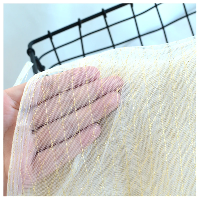 THM009 China Manufacturer Cheapest Wedding Fabric Bridal Knit Jacquard Polyester Golden Glitter Tulle Mesh Fabric - 图片 4