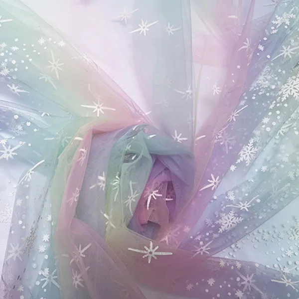 Soft 35gsm 40D Polyester Material Cartoon Snowflake Print Mesh Tulle Fabric with Rainbow Gradient Print Design - 图片 6