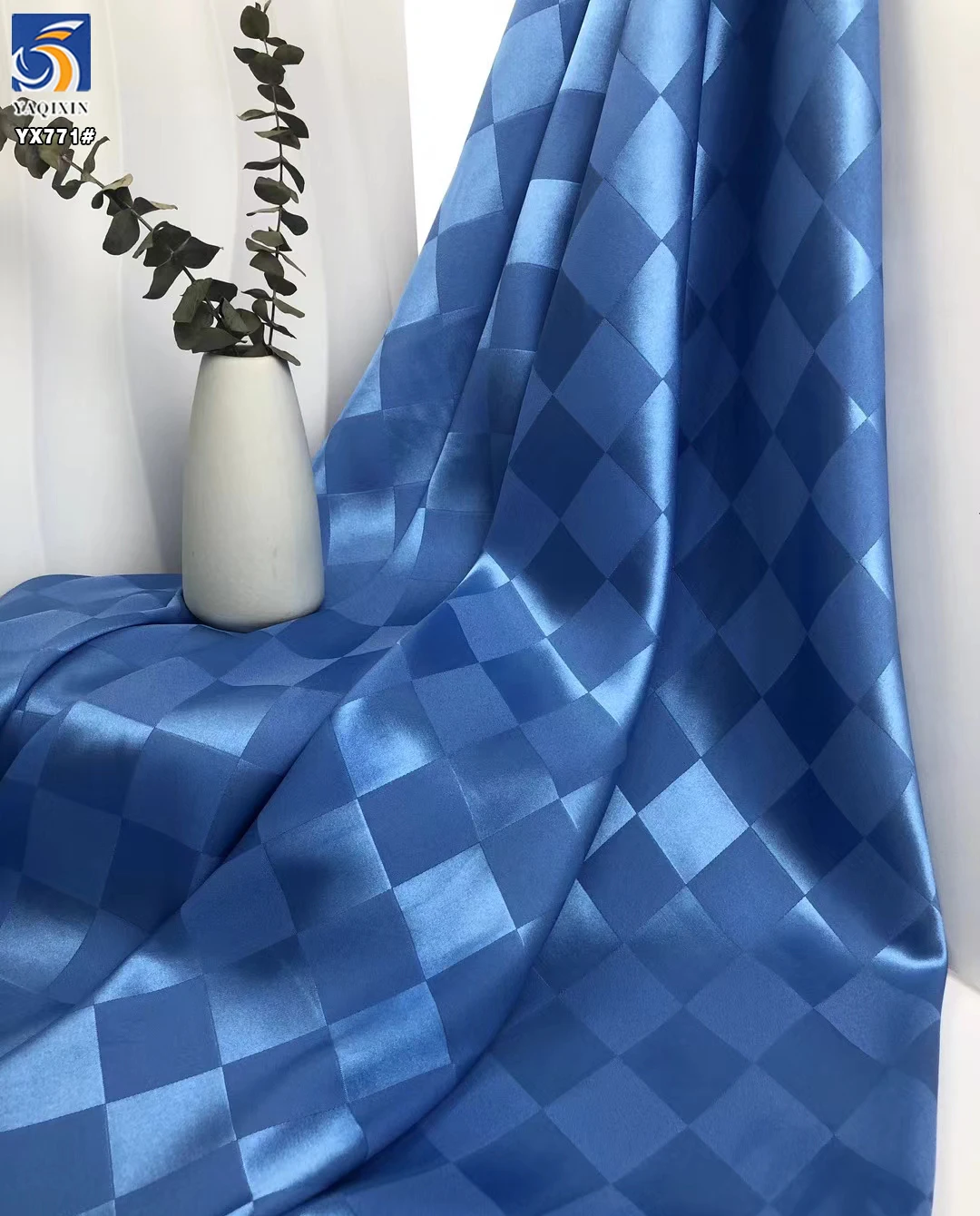 YX771 High Quality 110gsm Polyester Satin Jacquard Checkerboard Plaid Fabric Plaid Fabric for Clothing - 图片 4