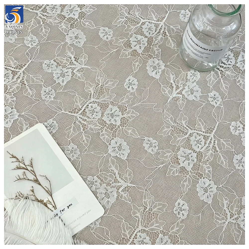 YX1515 Wholesale 100% Polyester White Floral Lace Fabric Chantilly Lace for Bridal Dress Gown and Ladies Dress - 图片 5