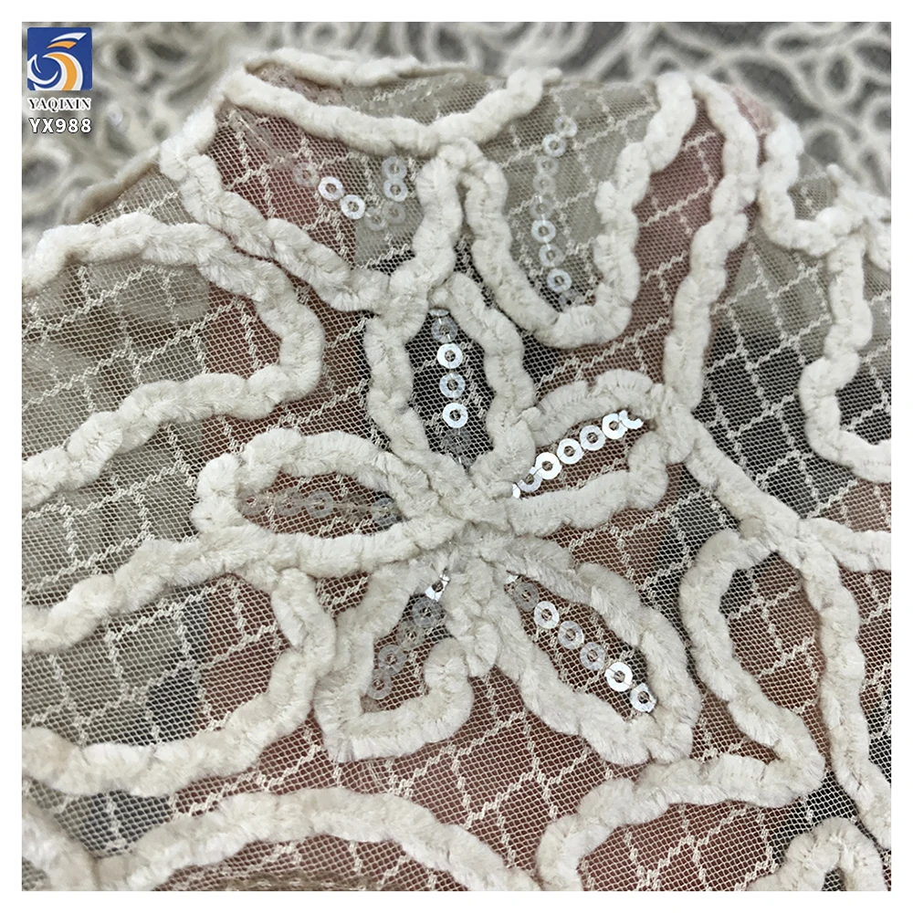 YX988 3D Flowers Embroidered Chenille Materials Chantilly Lace Fabric China Style Red Rose Flowers Embroidery Mesh Lace Fabric - 图片 3