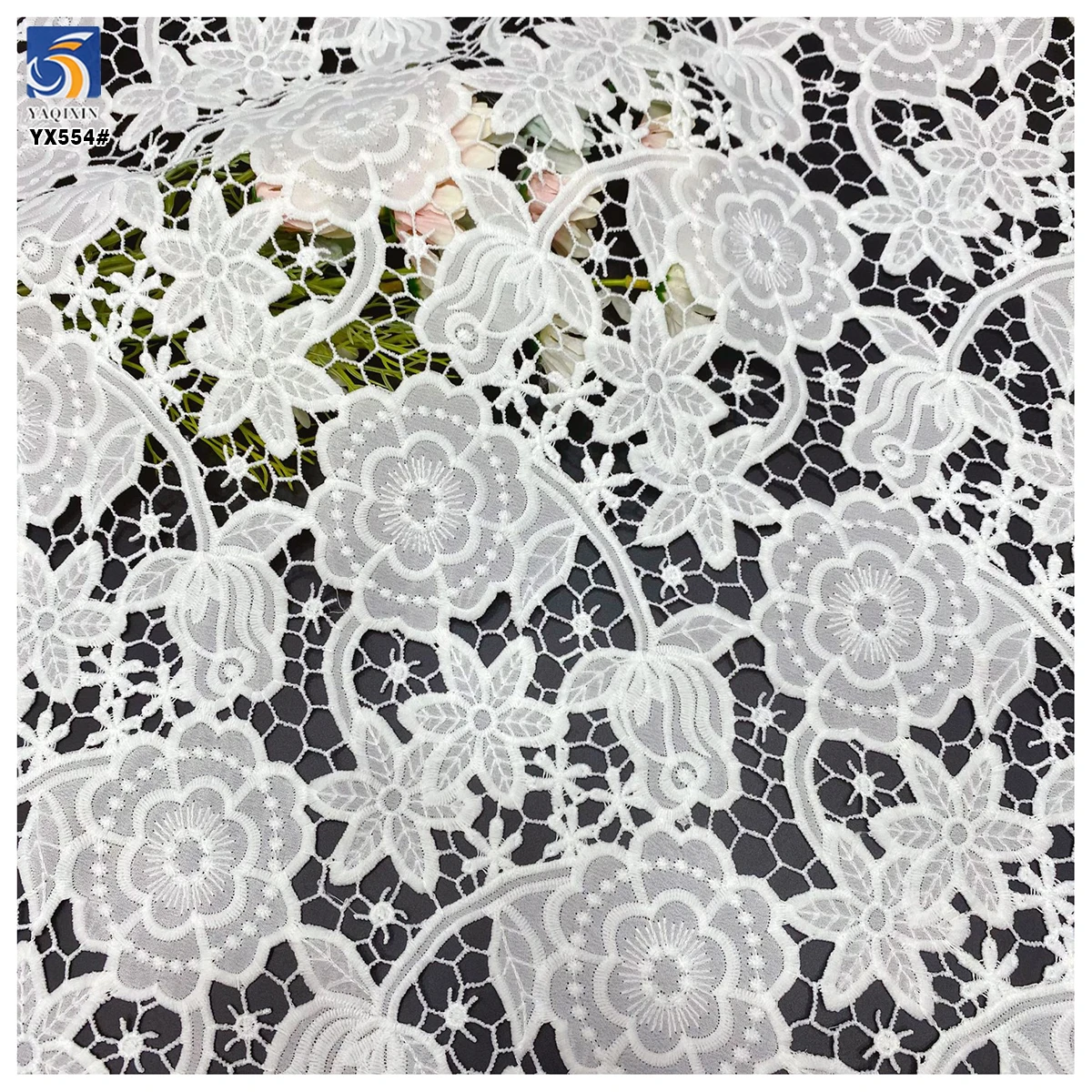 YX554 Wholesale Laser Embroidery Milk Silk Lace Fabric Woven Polyester White Net Floral Rose Lace Fabric - 图片 3