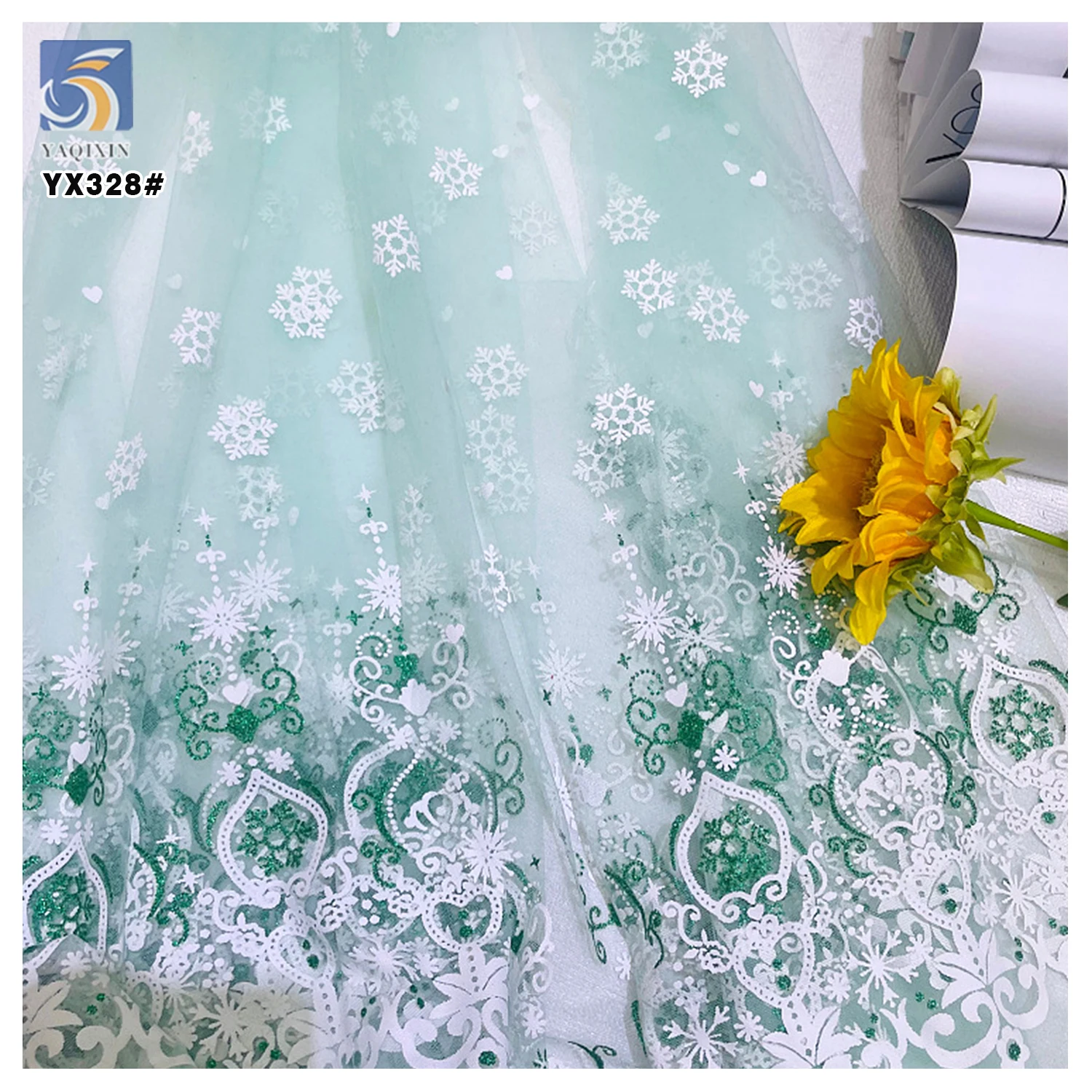 YX328 Custom Glitter Princess Dress Snowflake Tulle Fabric Polyester Snowflake Blue and White Christmas Mesh Fabric - 图片 6