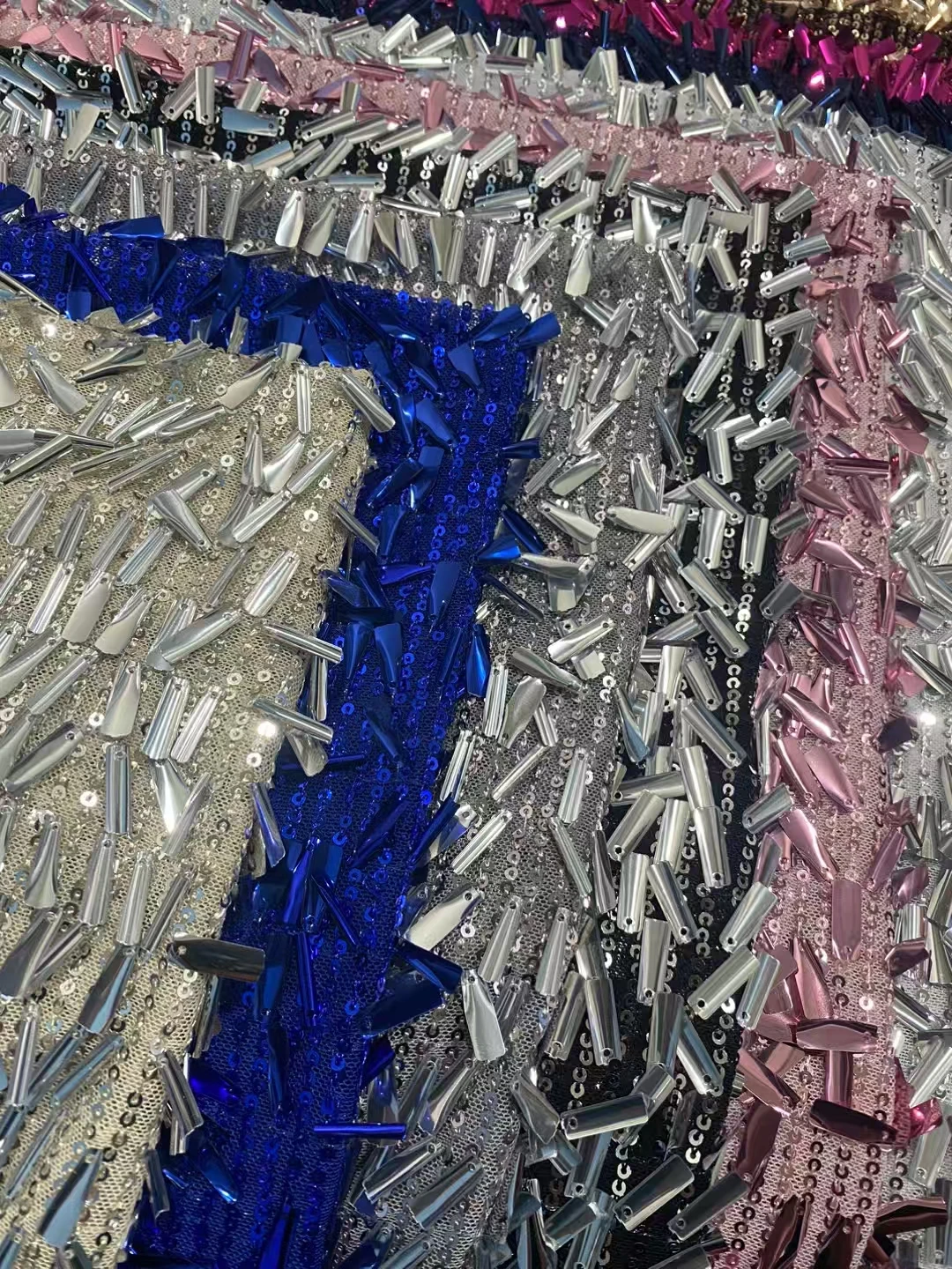 YX827 400gsm Three-Dimensional Glitter Metallic Tube Sequin 3mm Sequins Fabric Stretch Mesh Sequin Fabric for Skirt Bags - 图片 6