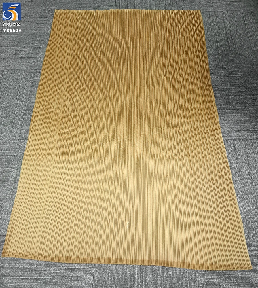 YX652 Luxury Style 150gsm Gold Glittery Liquid Satin Pleated Fabric for High-End Garment Skirt - 图片 4