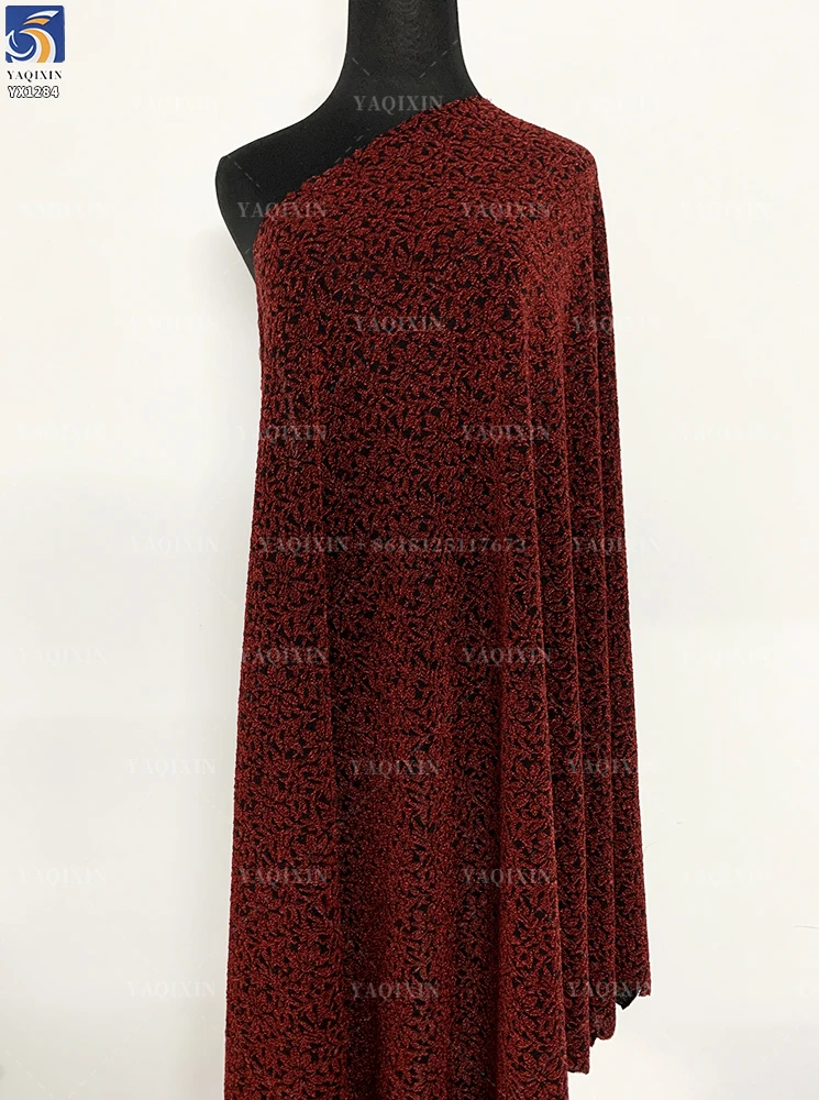 YX1284 160gsm 100% Polyester Wholesale Wine Red Shiny Lurex Jacquard Fabric With 3D Rhinestones Arabic Dress Jacquard Fabric - 图片 2