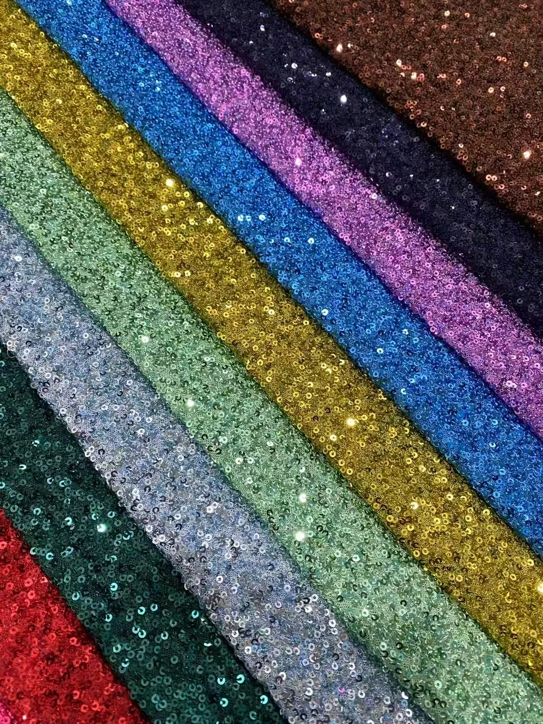 YX2644-1 Wholesale Good Price Sequined Fabric Dense 5mm Sparkling Multi Color Four Way Stretch Sequin Fabric - 图片 4