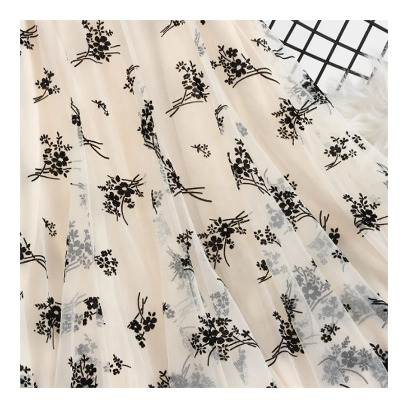 ZRT006 Fashion Fairy Style Black Floral Design Flocking Tulle Fabric Polyester Flocked Floral Mesh Fabric for Dress - 图片 6
