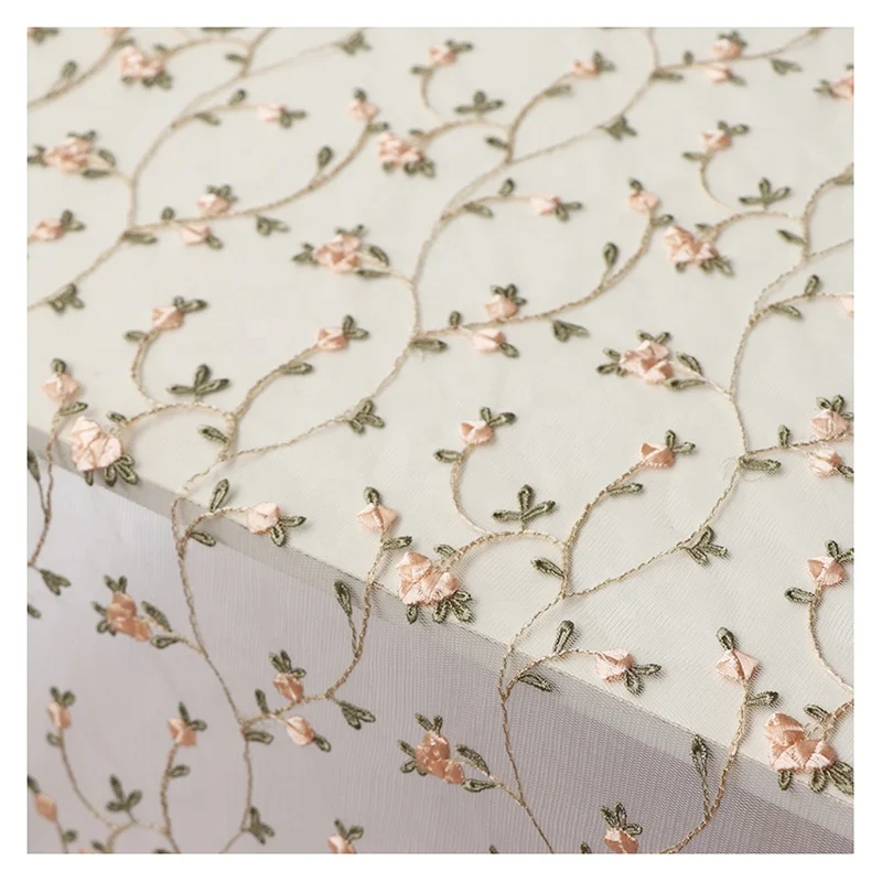 China Custom Embroidered Tulle Fabric Mesh Floral Embroidery Net Lace Fabric - 图片 6