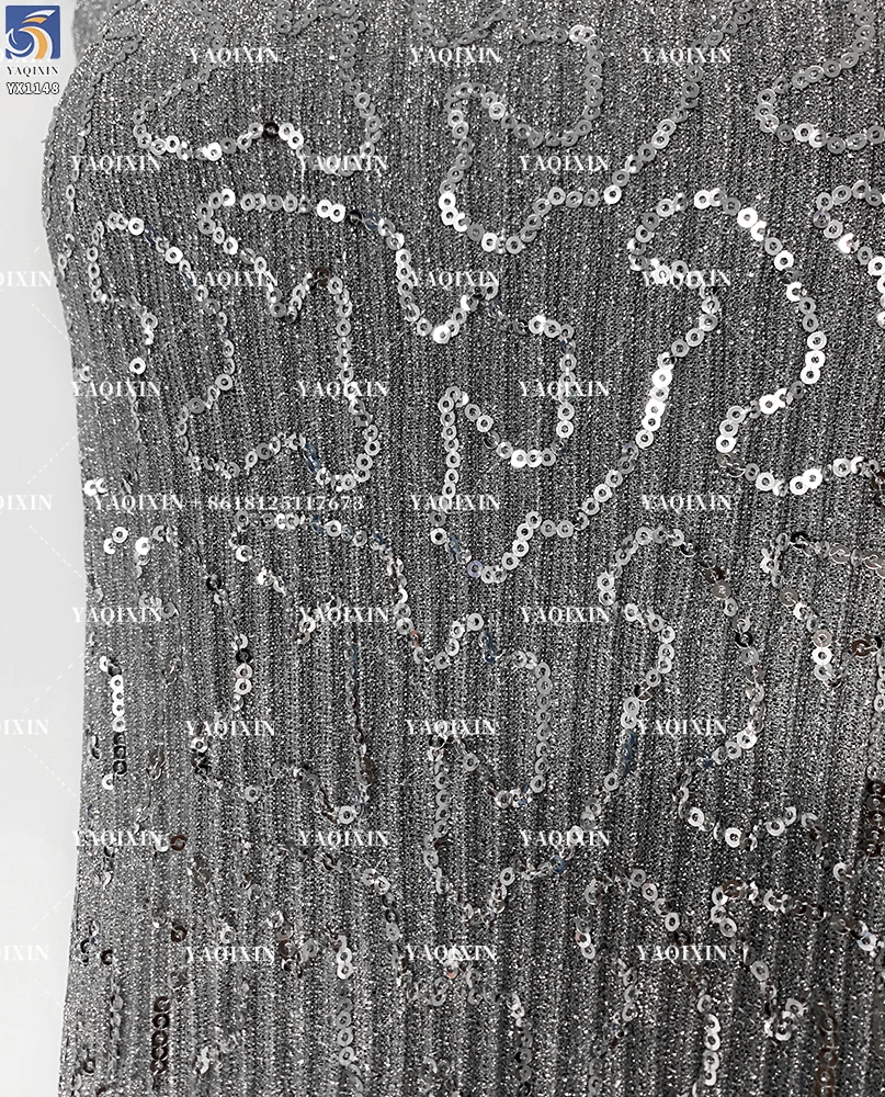 YX1148 130gsm Thick Silver Thread Bright Silk Composite Polyester Knitted Pleated Sequin Fabric 3mm Sequin Fabric for Dress - 图片 5
