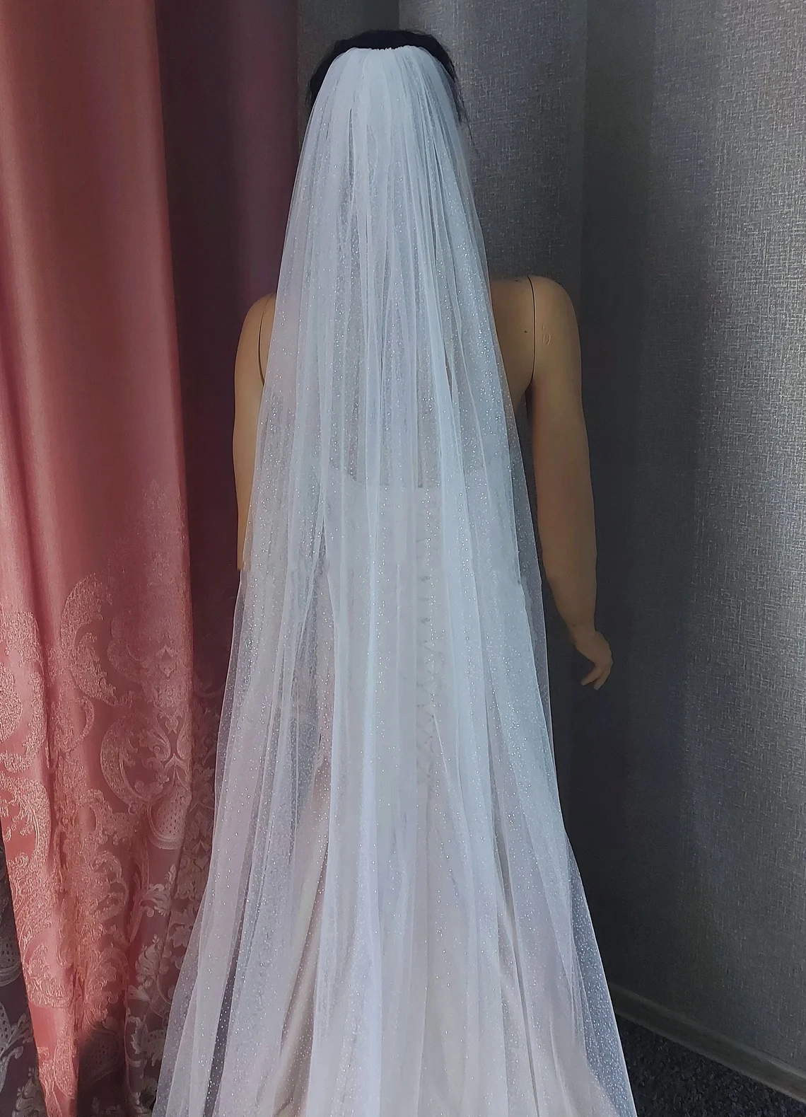 YX711 Pure White 40gsm Polyester Knitted Bridal Tulle Fabric Clear Sequins Glitter Mesh Fabric Soft Sparkle Glitter Effect - 图片 3