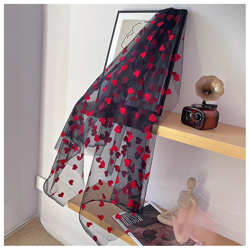 Romantic Red Heart Embroidery Black Tulle Fabric Polyester Tulle Dress Fabric - 图片 5
