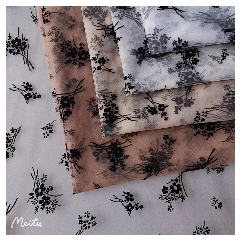 ZRT006 Fashion Fairy Style Black Floral Design Flocking Tulle Fabric Polyester Flocked Floral Mesh Fabric for Dress - 图片 3