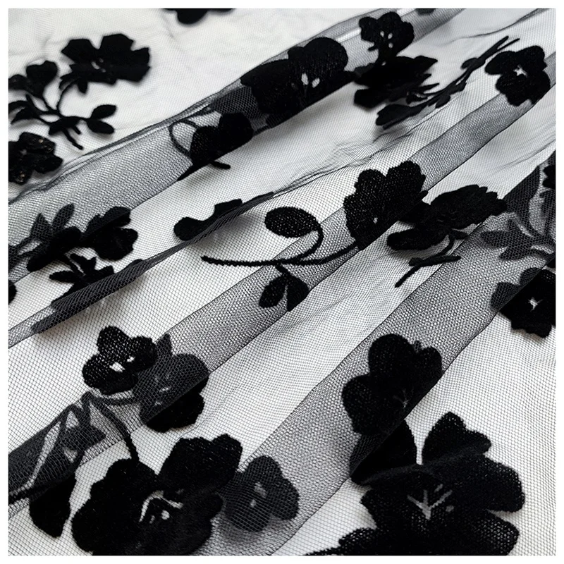 LST009 Custom Florals Flocked Mesh Tulle Fabric 100% Polyester Sexy Black With Beautiful Flowers for Girls' Garments - 图片 4