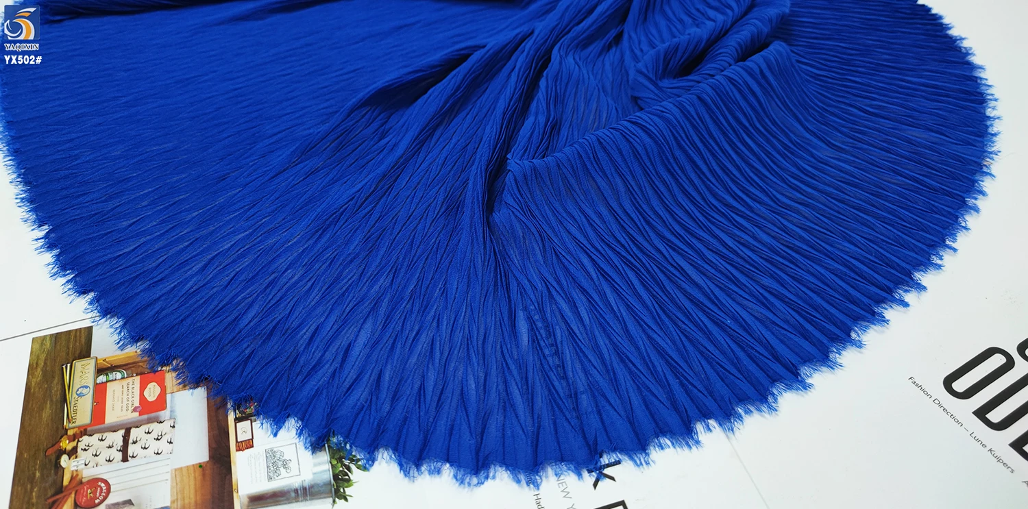 YX502 Sapphire Blue Custom Pleated Fabric 100% Polyester Pleated Chiffon Fabric for Dresses - 图片 3