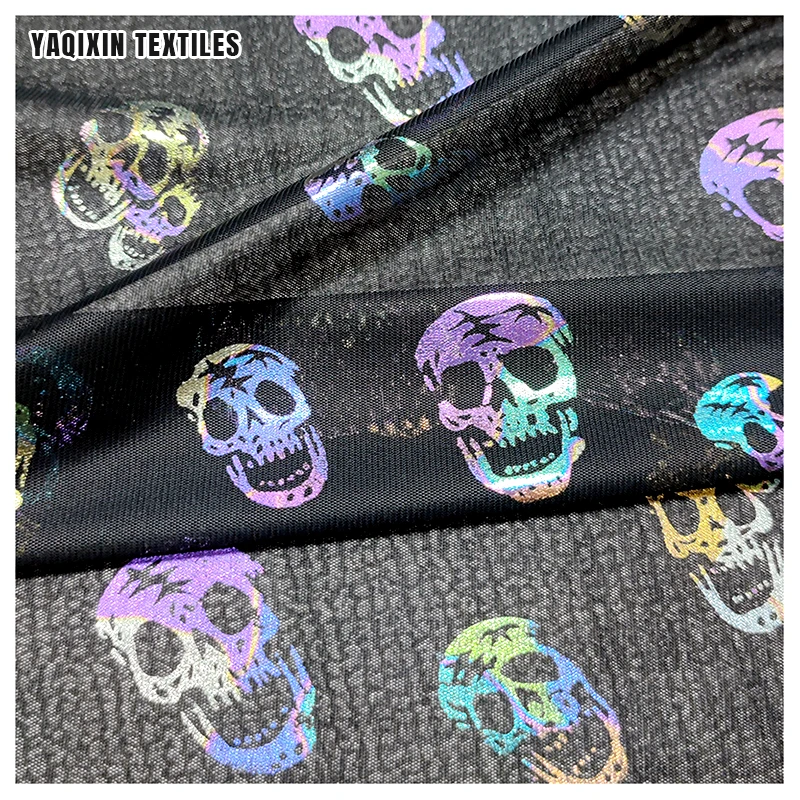 YX2259 Halloween Style Horror Skull Bone Pattern Colored Foil Printed Fabric Flash Glitter Tulle Mesh Knitted Polyester Fabric - 图片 4