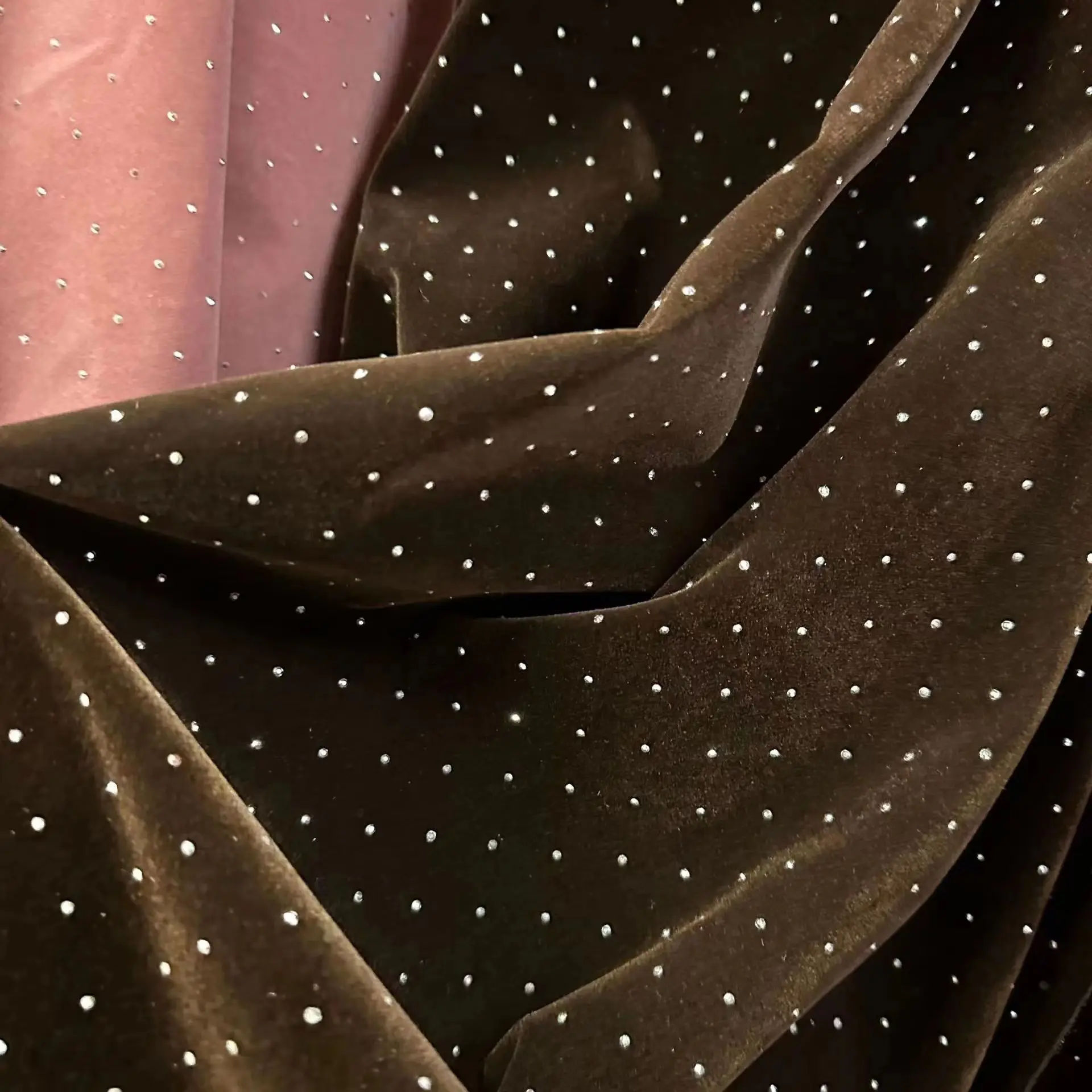YX1038 180gsm High Quality Spandex Stretch Velvet Knitted Fabric Black With 3D Diamonds Stone Elastic Evening Dress Fabric - 图片 4