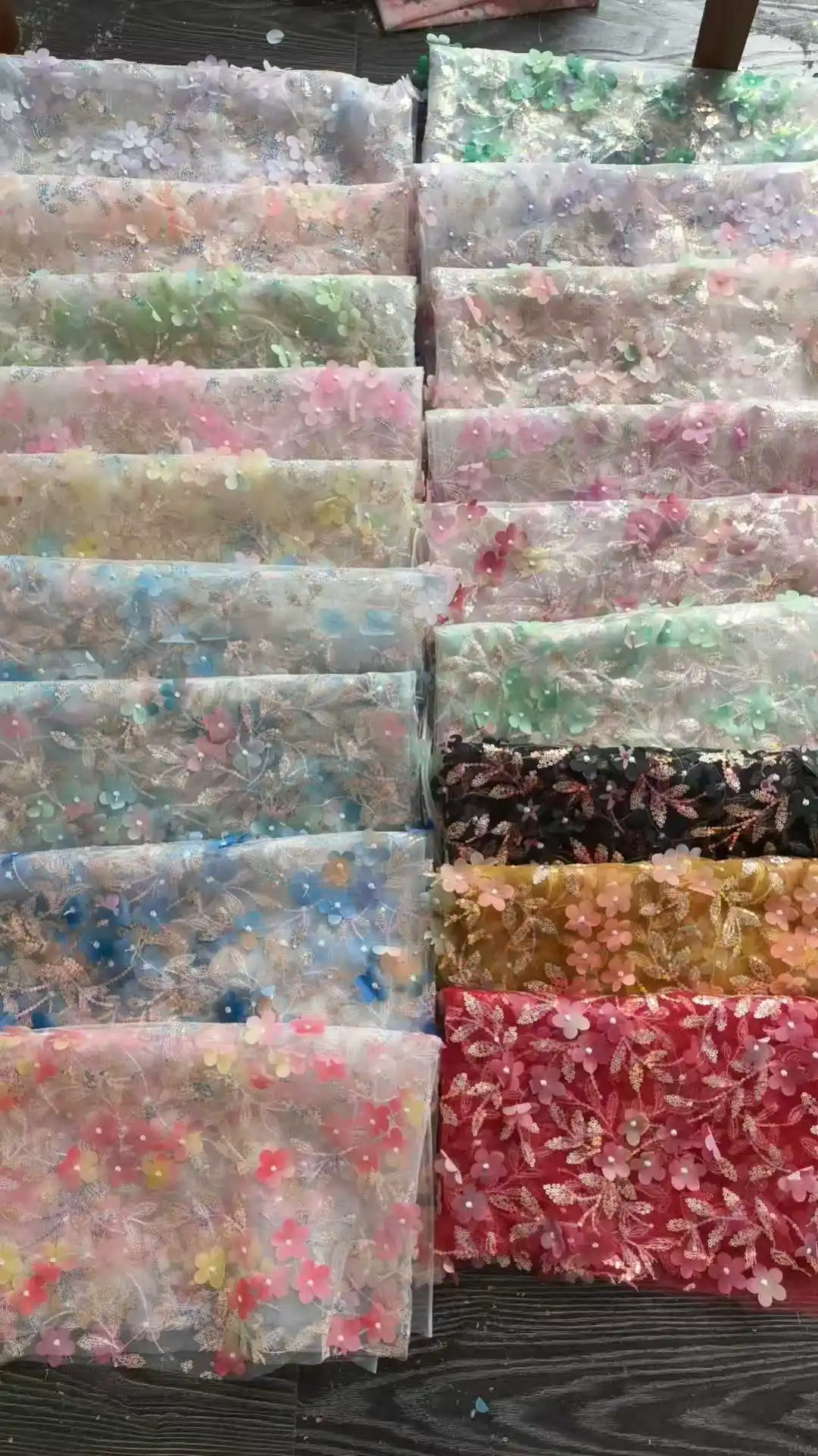 Multicolor 3D Flowers Embroidered Tulle Lace Fabric with Sequin Embroidery Tulle Fabric for Clothing - 图片 6