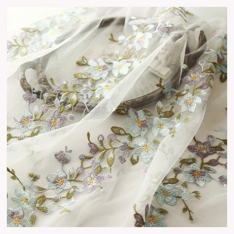 2024 New Arrival Embroidered Flower Fabric Tulle Lace Fabric With Flower Tulle Dress Embroidery Fabric - 图片 5