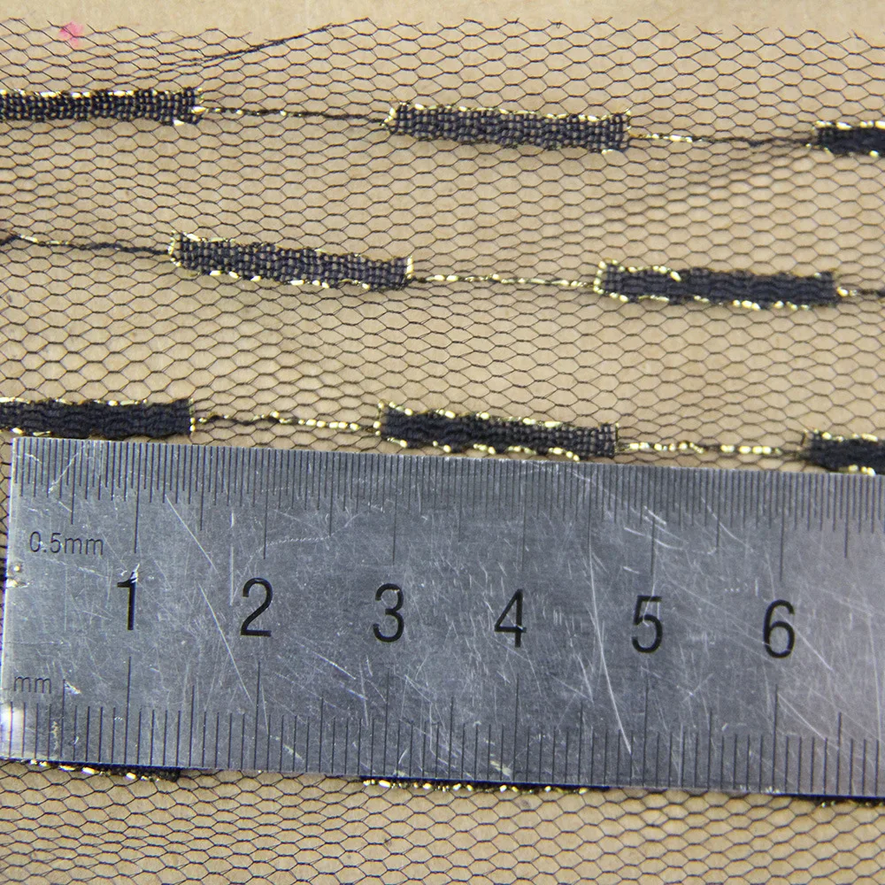 F528 High-Quality Polyester Jacquard Assorted Color Gold Line Lace Mesh Tulle Fabrics for Fashion and Craft - 图片 4