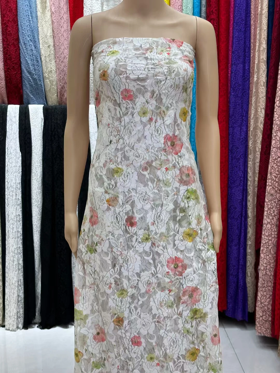YX740 Ready-made Wholesale Prices Chantilly Lace Fabric Colorful Floral Mesh Lace Fabric Print for Dress French - 图片 3