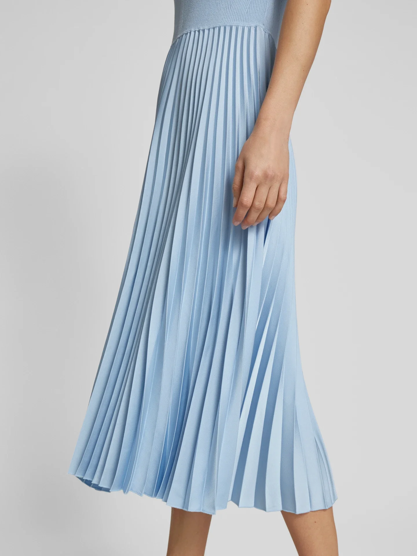 CF22-1 Popular Hot Selling Polyester Pleated Fabric Soft Lightweight Breathable Chiffon Pleated Fabric for Woman's Dress - 图片 6