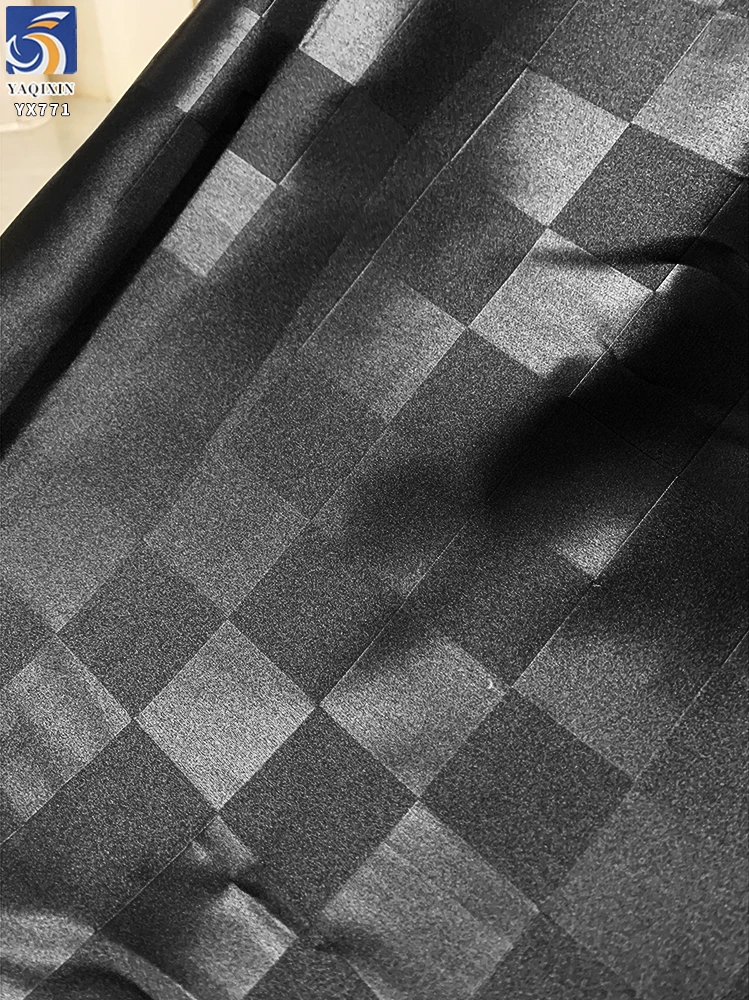 YX771 High Quality 110gsm Polyester Satin Jacquard Checkerboard Plaid Fabric Plaid Fabric for Clothing - 图片 5
