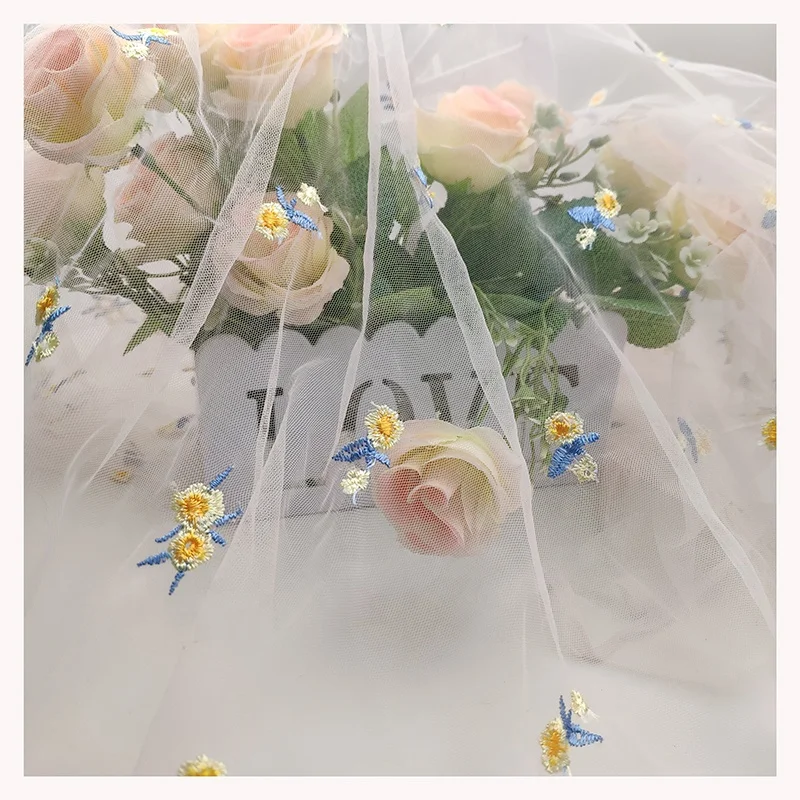Polyester Tulle Embroidered Fabric With Daisy Sunflower Embroidery Design Tulle Mesh Fabric Girl Dress Fabric - 图片 6