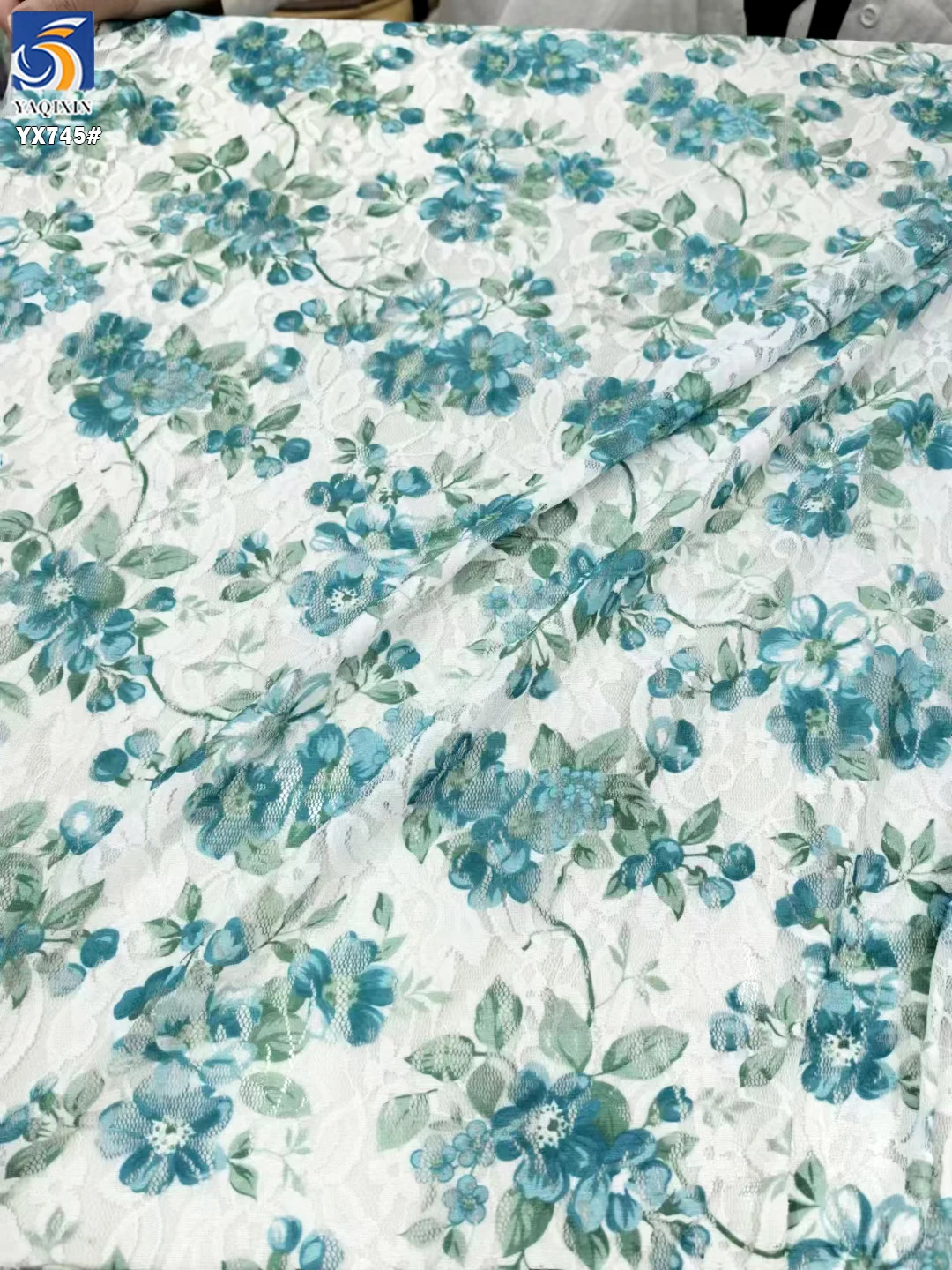 YX745 High Quality Good Quality Blue and White Floral-Print Spandex Stretch Chantilly Lace Mesh Fabric for Dress/Skirts - 图片 3