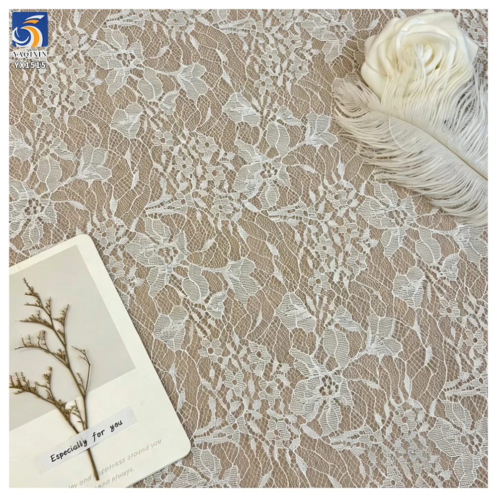 YX1515 Wholesale 100% Polyester White Floral Lace Fabric Chantilly Lace for Bridal Dress Gown and Ladies Dress - 图片 3